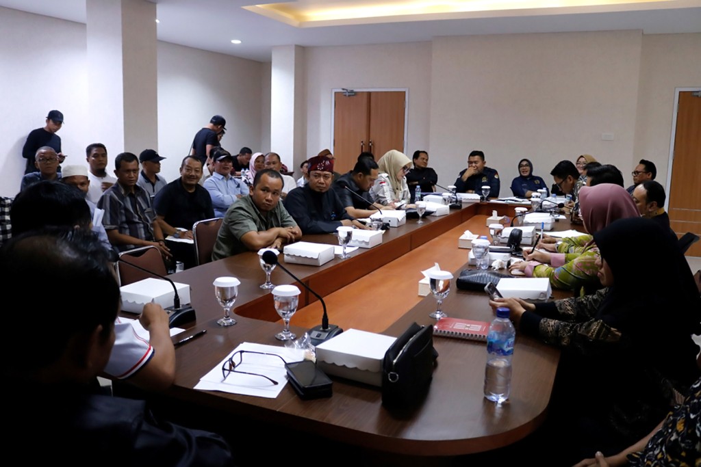Komisi II DPRD Kota Samarinda Audiensi dengan Pedagang Pasar Pagi