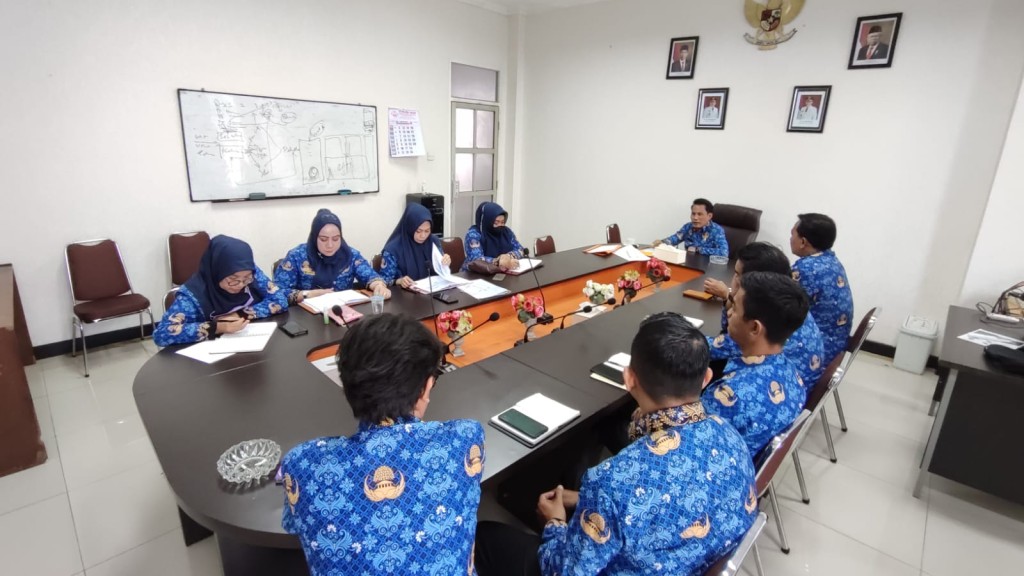 Rapat Internal Sekretariat DPRD Fokus Tingkatkan Pemahaman Terkait Peraturan dan Kewajiban seluruh Pegawai Sekretariat DPRD Kota Samarinda